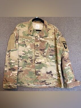 Men's Military Camouflage Field Jacket - Large Short